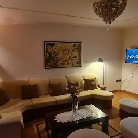 The Bloom Veranda - Elegant Center Retreat Appartement