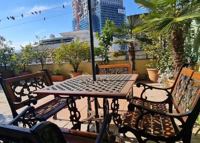 The Bloom Veranda - Elegant Center Retreat * تيرانا