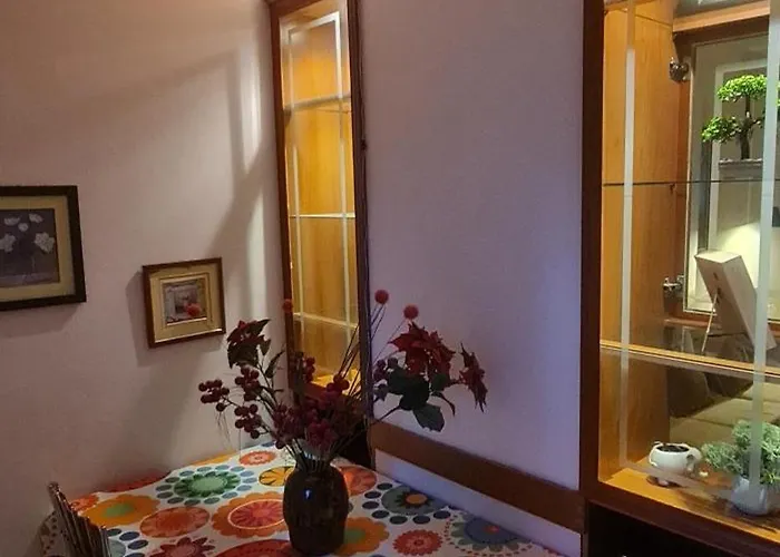 The Bloom Veranda - Elegant Center Retreat شقة تيرانا