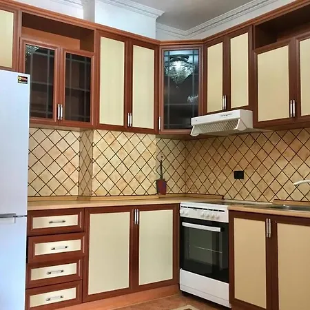 דירה The Bloom Veranda - Elegant Center Retreat *