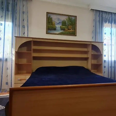 The Bloom Veranda - Elegant Center Retreat טיראנה