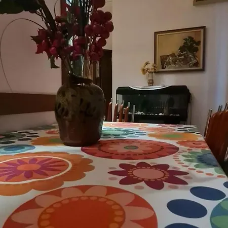 דירה The Bloom Veranda - Elegant Center Retreat *