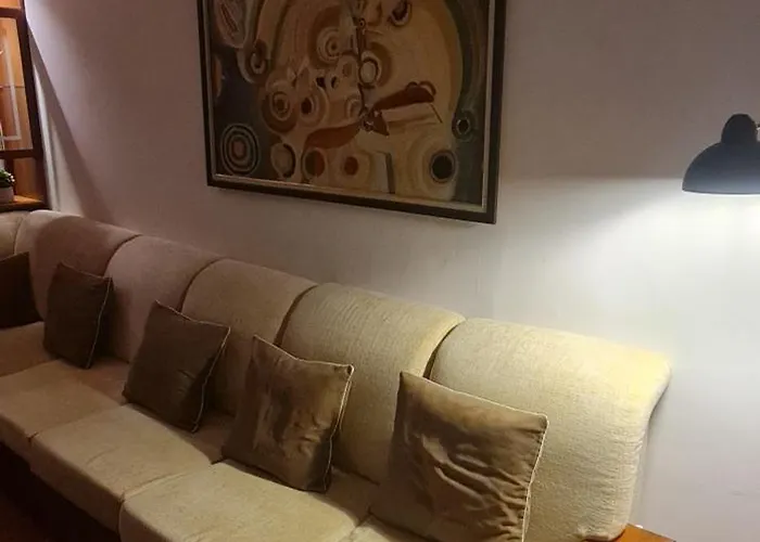 The Bloom Veranda - Elegant Center Retreat Apartment *